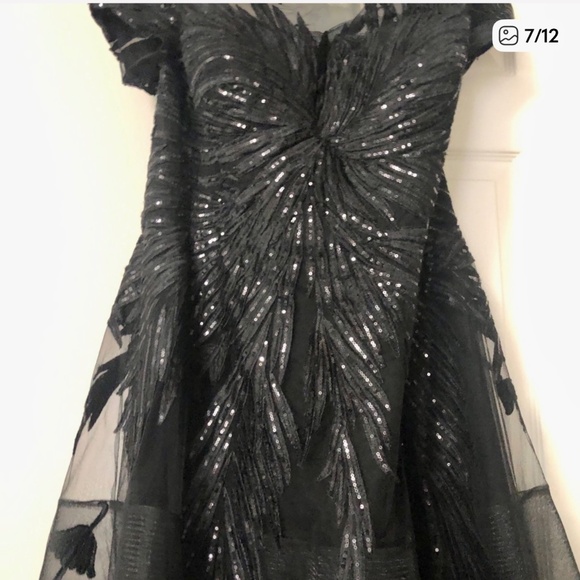 Stunning Alexander by Daymor Formal Black Evening Gown 18 - Picture 7 of 9